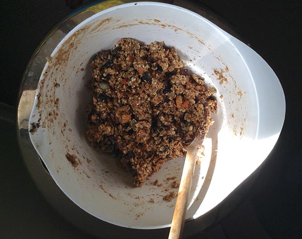 vegan cookies in the bowl